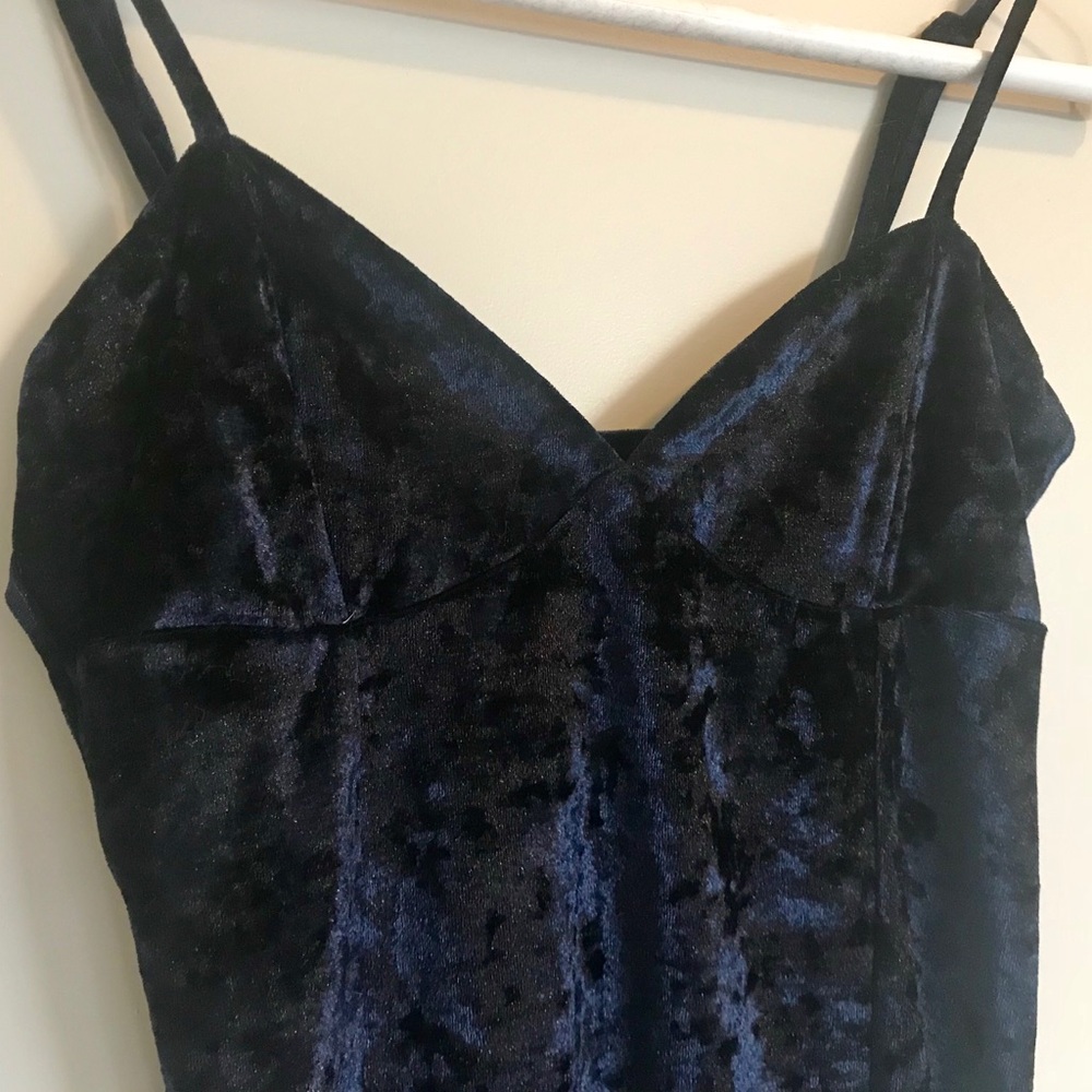Navy crushed velvet dress 👗